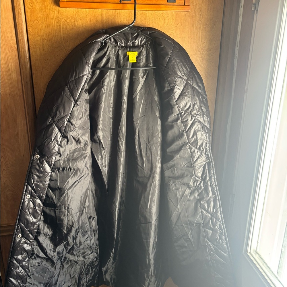 Sleek Black Women's Quilted Puffer Coat (Long)